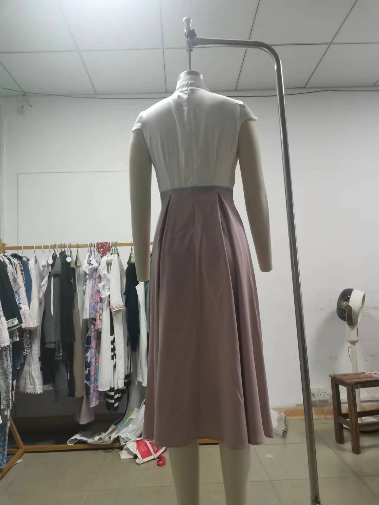 Women's A- Line White Color-block V Neck Large Swing Dress